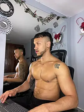 Snapshot of ARON_TAYLER01 chatting on 12-07-24, 12:45 ARON TAYLER01 online show from 12-07-24, 12:45