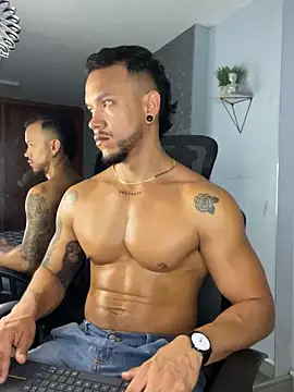 Snapshot of ARON_TAYLER01 chatting on 03-20-25, 12:43 ARON TAYLER01 online show from 03-20-25, 12:43
