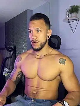 ARON TAYLER01 online show from 10-09-25, 10:35