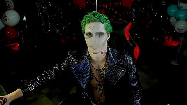 Snapshot of dirty-boss chatting on 10-31-25, 01:39 dirty-boss online show from 10-31-25, 01:39