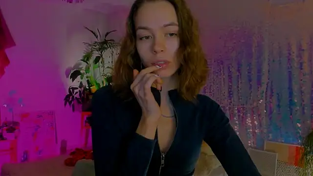 Snapshot of poli__ chatting on 12-21-24, 12:31 poli   online show from 12-21-24, 12:31