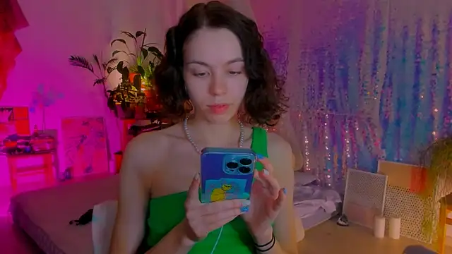Snapshot of poli__ chatting on 02-16-25, 10:43 poli   online show from 02-16-25, 10:43