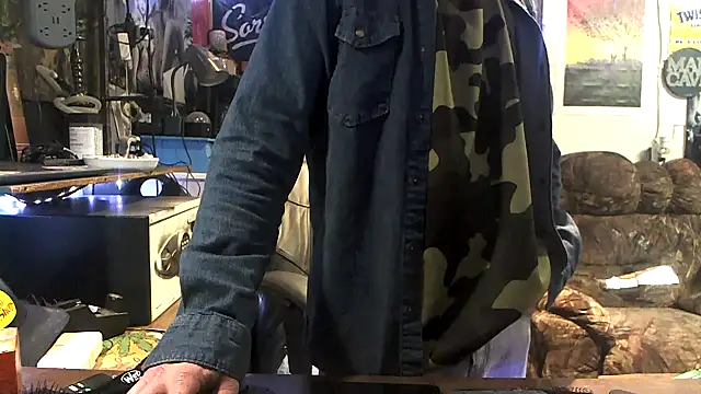 Snapshot of CloudDadddyyy420 chatting on 10-26-25, 06:41 CloudDadddyyy420 online show from 10-26-25, 06:41