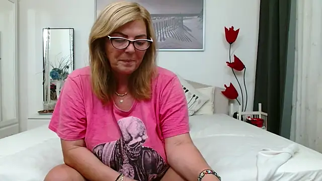 YulliaMilf online show from 10-23-25, 02:38