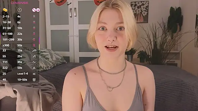 Snapshot of _Rude_Girl_ chatting on 10-30-25, 03:46 Rude Girl online show from 10-30-25, 03:46