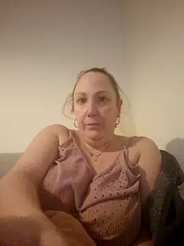 Wisie Cutie online show from 02-15-25, 08:43