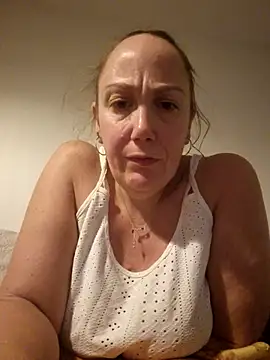 Wisie Cutie online show from 11-02-25, 12:02