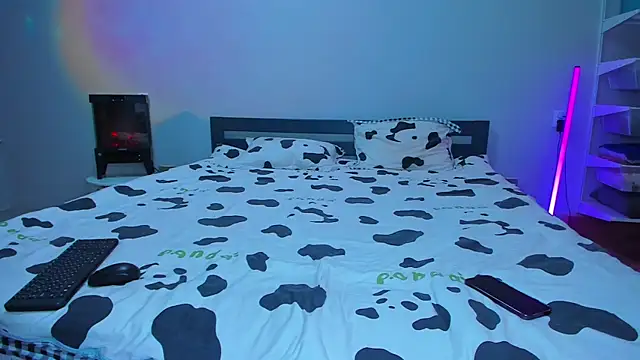 TishaLove online show from 10-31-25, 03:35