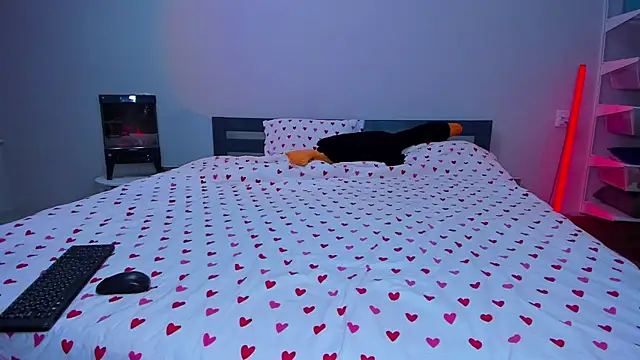 TishaLove online show from 11-04-25, 02:38