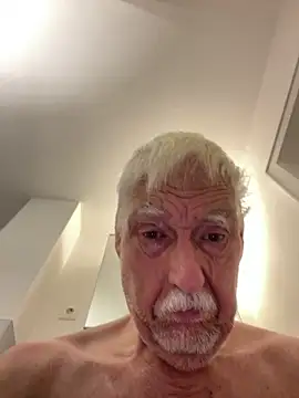 Snapshot of Steffibi1954 chatting on 11-01-25, 03:41 Steffibi1954 online show from 11-01-25, 03:41