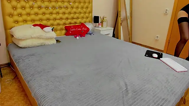VeraWatts online show from 12-28-24, 01:39