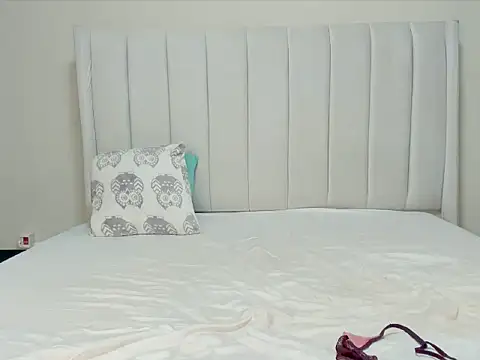  heavenlysent online show from 12-18-25, 03:45