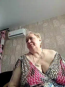 EffectFiona online show from 12-30-24, 04:42