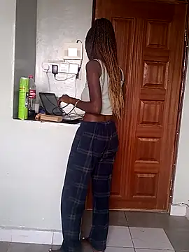 Prettybecs online show from 10-16-25, 06:25