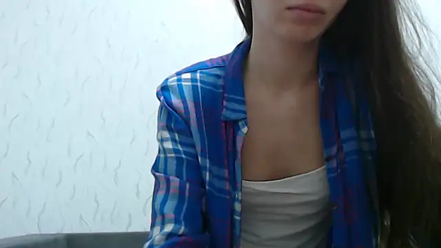 Snapshot of HoneyWiles chatting on 11-12-25, 02:06 HoneyWiles online show from 11-12-25, 02:06