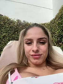 Snapshot of BritneyDimond chatting on 12-04-24, 10:24 BritneyDimond online show from 12-04-24, 10:24