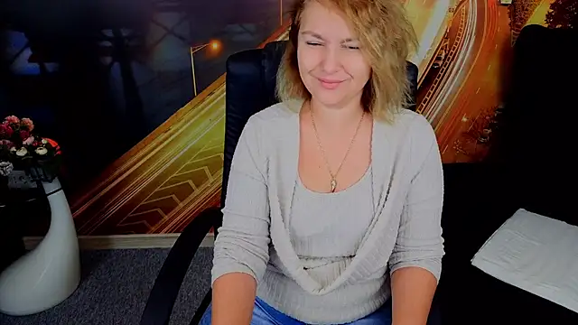 Snapshot of EmmaxPark chatting on 12-02-25, 06:41 EmmaxPark online show from 12-02-25, 06:41