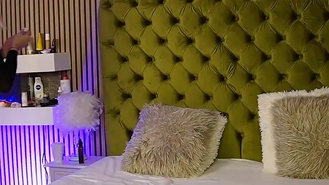 Snapshot of TiffanyMaze chatting on 03-03-25, 12:58 TiffanyMaze online show from 03-03-25, 12:58