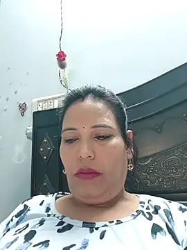 Poojabhabi101 online show from 10-12-25, 06:45