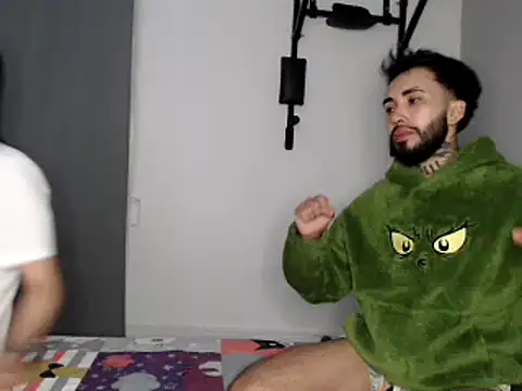 Snapshot of transgenderboy chatting on 03-16-25, 06:53 transgenderboy online show from 03-16-25, 06:53