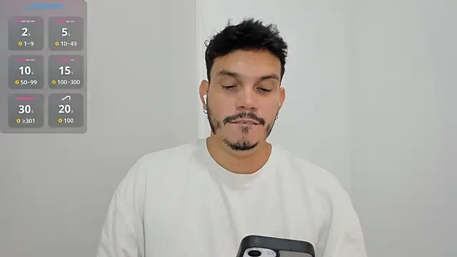 Snapshot of alejandro_stark chatting on 10-08-25, 06:27 alejandro stark online show from 10-08-25, 06:27