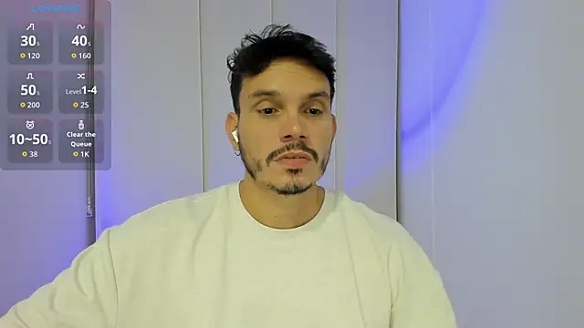 Snapshot of alejandro_stark chatting on 10-10-25, 04:33 alejandro stark online show from 10-10-25, 04:33