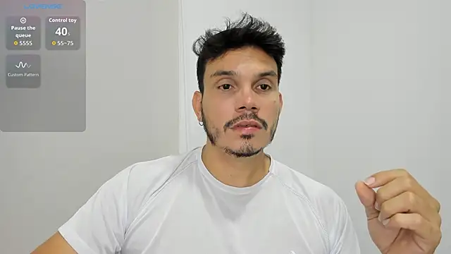 Snapshot of alejandro_stark chatting on 10-16-25, 12:11 alejandro stark online show from 10-16-25, 12:11