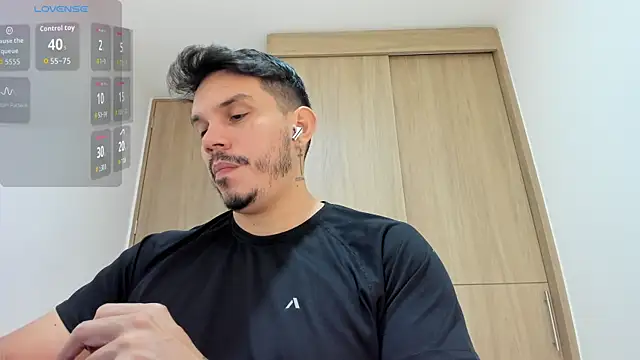 Snapshot of alejandro_stark chatting on 10-28-25, 03:58 alejandro stark online show from 10-28-25, 03:58