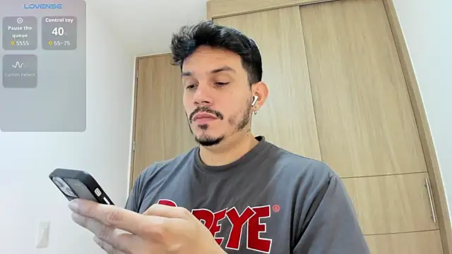 Snapshot of alejandro_stark chatting on 11-04-25, 08:02 alejandro stark online show from 11-04-25, 08:02