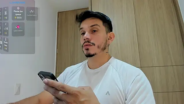 Snapshot of alejandro_stark chatting on 11-14-25, 09:30 alejandro stark online show from 11-14-25, 09:30