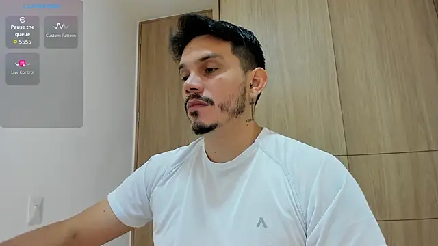 Snapshot of alejandro_stark chatting on 11-16-25, 10:54 alejandro stark online show from 11-16-25, 10:54