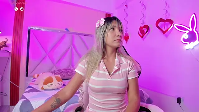 Snapshot of Happy_tits chatting on 01-26-25, 11:06 Happy tits online show from 01-26-25, 11:06