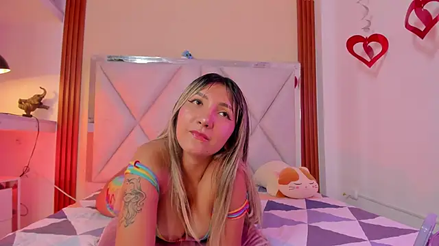 Snapshot of Happy_tits chatting on 02-03-25, 10:54 Happy tits online show from 02-03-25, 10:54