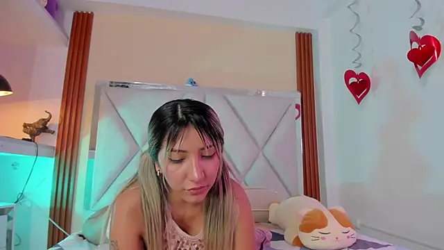 Snapshot of Happy_tits chatting on 02-07-25, 09:58 Happy tits online show from 02-07-25, 09:58