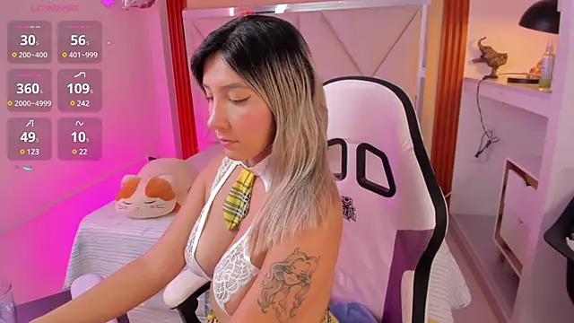 Snapshot of Happy_tits chatting on 03-11-25, 11:55 Happy tits online show from 03-11-25, 11:55