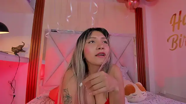 Snapshot of Happy_tits chatting on 03-20-25, 10:29 Happy tits online show from 03-20-25, 10:29