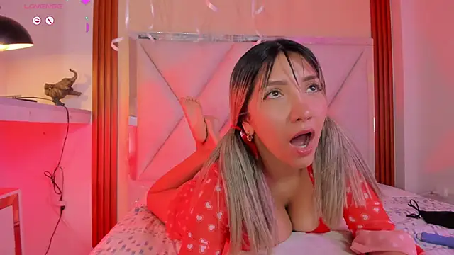 Snapshot of Happy_tits chatting on 03-21-25, 10:39 Happy tits online show from 03-21-25, 10:39