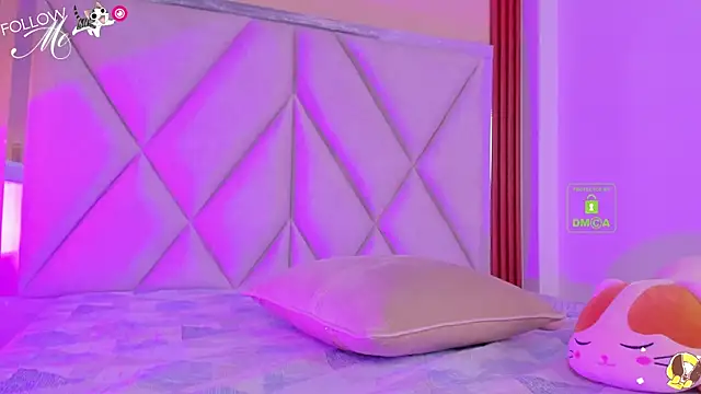 Snapshot of Happy_tits chatting on 09-16-25, 07:04 Happy tits online show from 09-16-25, 07:04