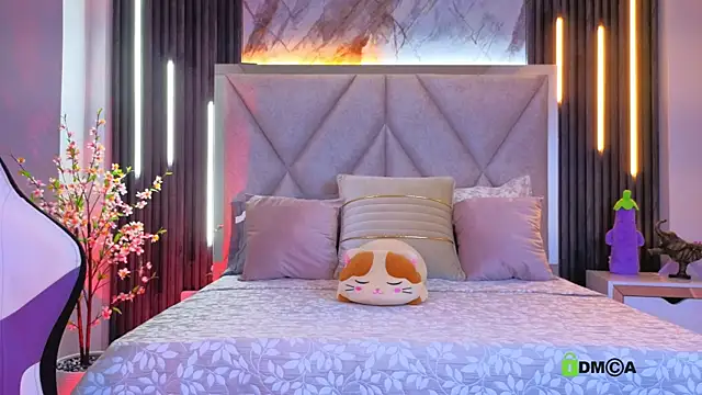 Snapshot of Happy_tits chatting on 11-19-25, 11:10 Happy tits online show from 11-19-25, 11:10