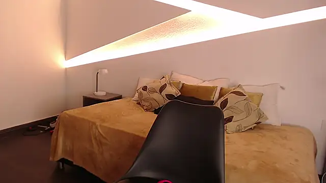 hot little bunny online show from 01-24-25, 08:54