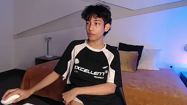 hot little bunny online show from 02-18-25, 11:30