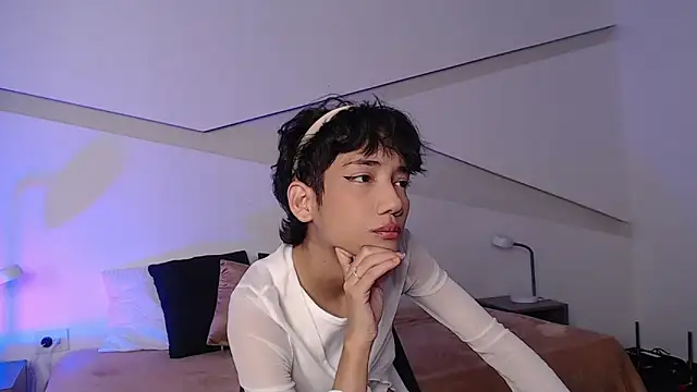 hot little bunny online show from 02-26-25, 08:22