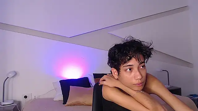 hot little bunny online show from 03-12-25, 09:24