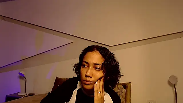 hot little bunny online show from 09-08-25, 09:36