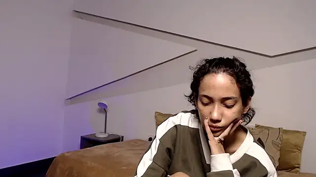 hot little bunny online show from 09-10-25, 09:37