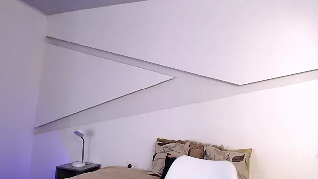 hot little bunny online show from 09-18-25, 09:28