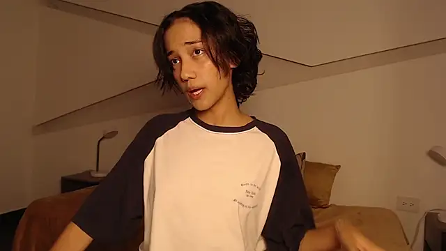 hot little bunny online show from 09-29-25, 08:35