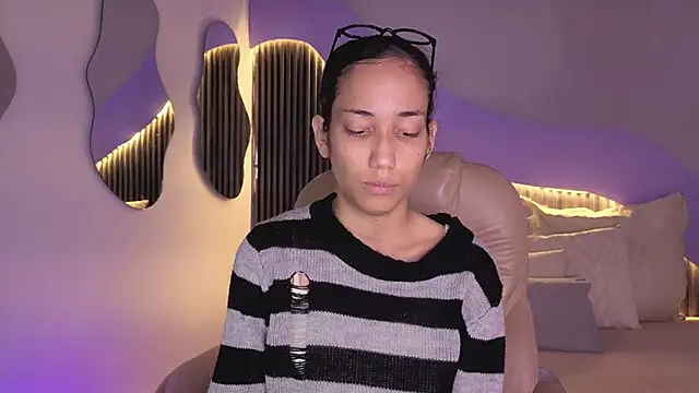 hot little bunny online show from 02-09-26, 08:46