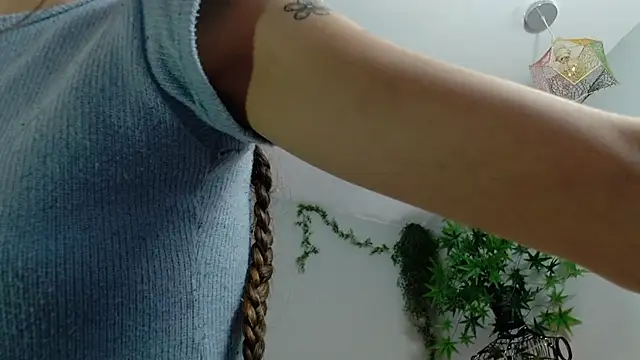 VickyJackson  online show from 03-01-25, 02:34