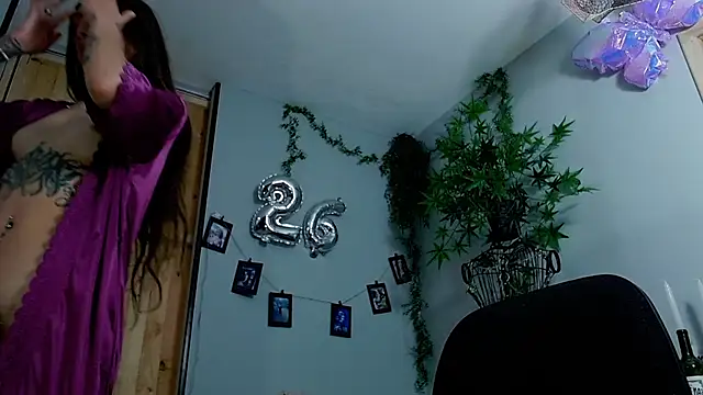 VickyJackson  online show from 03-11-25, 04:29